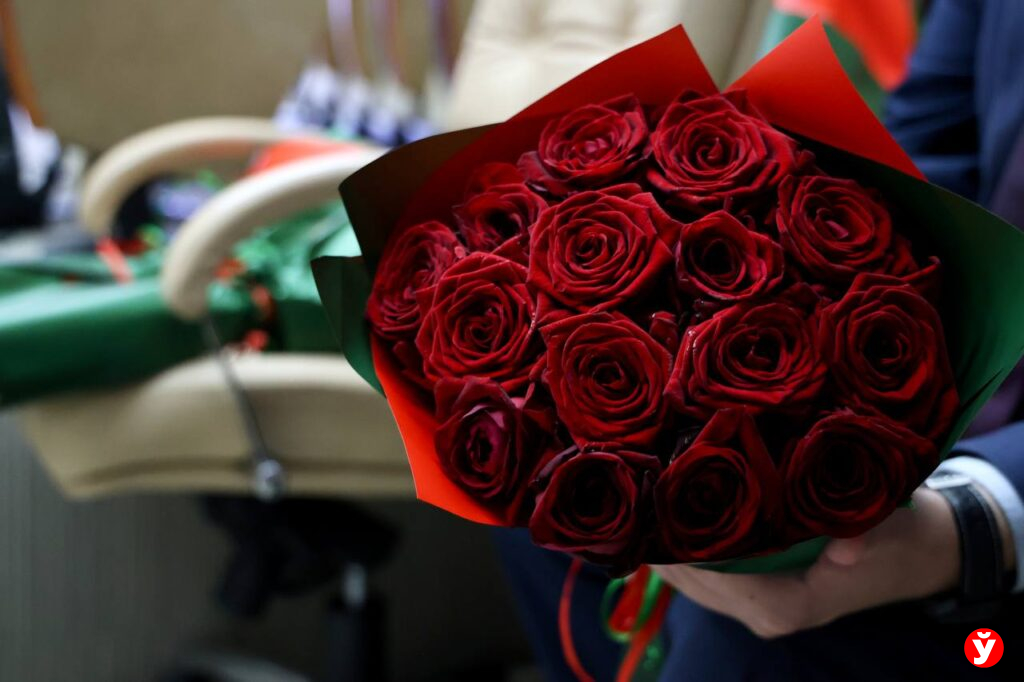 Тренер из Копыля и аграрии из Клецка награждены медалью «За трудовые заслуги»