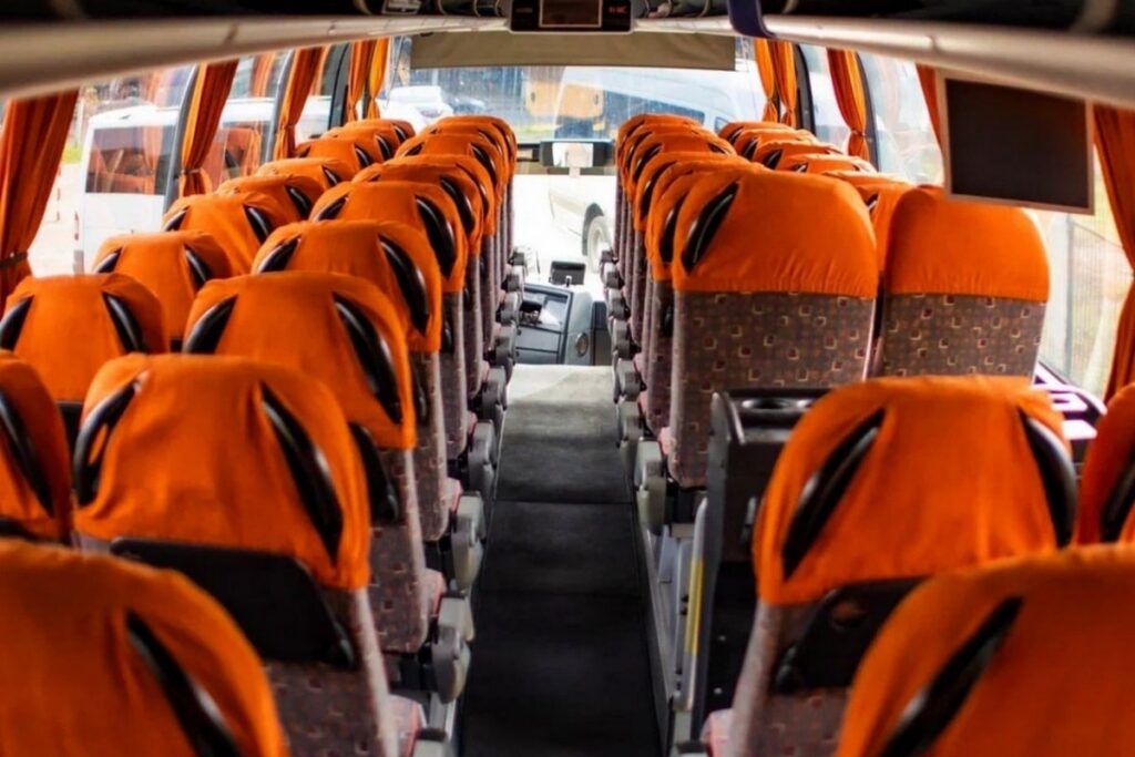 85 рублей до Варшавы и 20 часов до Кракова — что предлагают перевозчики в 2026 году