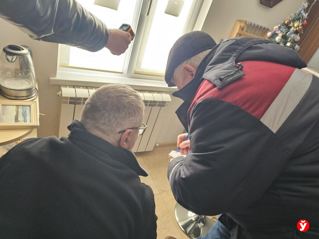 Холод сковал два дома в Ганцевичах. С температурной загадкой разбиралась комиссия