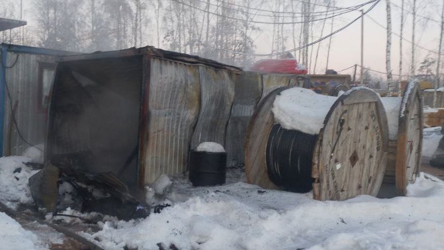 Три бытовки повреждены огнём в Колодищах: причины выясняются