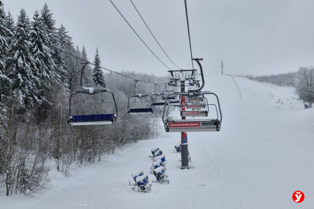 Сноуборд, рыба и снегоболотоход — блогеры Минщины поделились, чем их удивил Логойский район