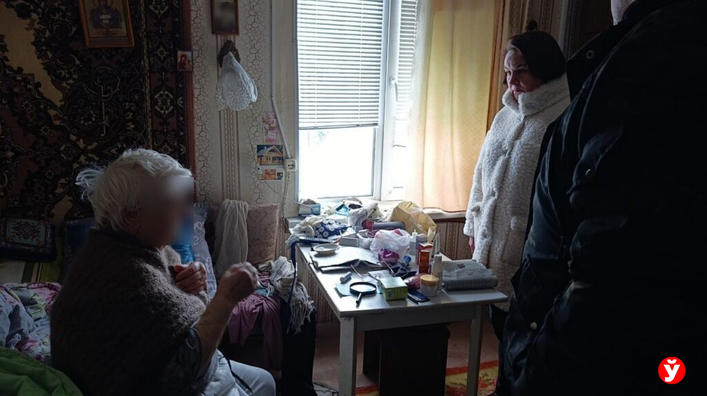 Сын в ЛТП, болезни и одиночество: с какими бедами идут к депутатам Логойского района