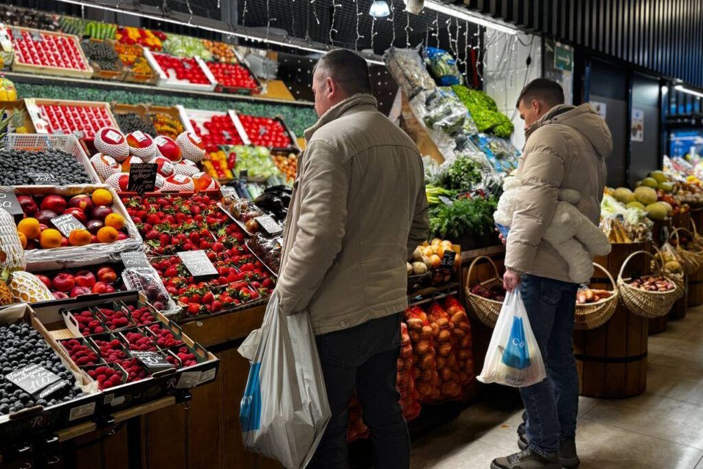 На рынке «Валерьяново» черешню в феврале продают по заоблачной цене — 350 руб. за кг