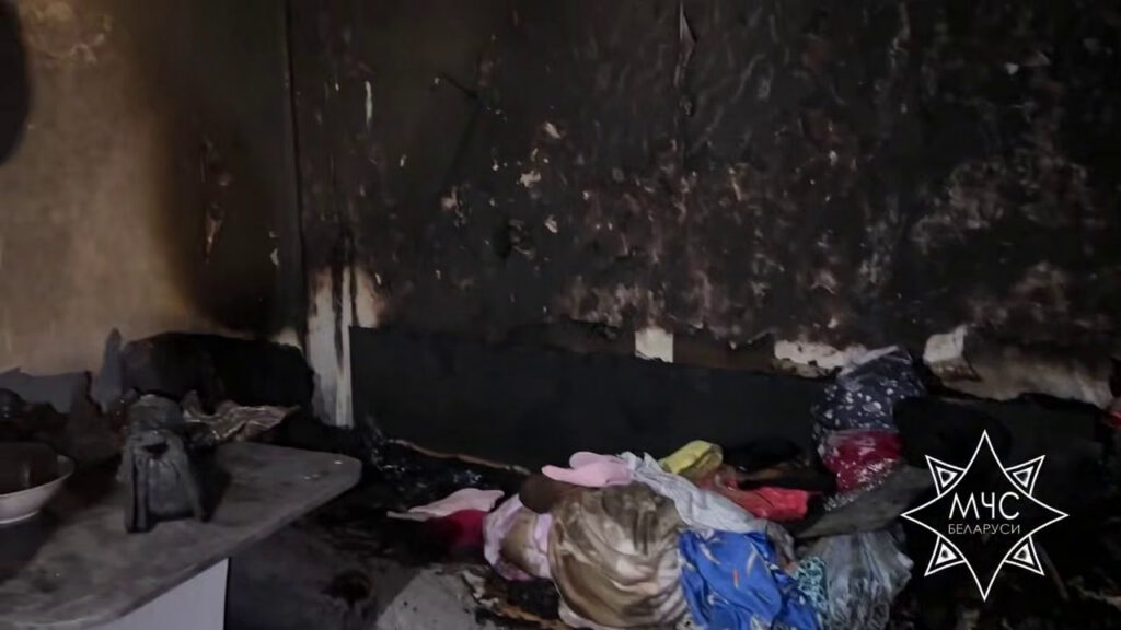 Из-за пожара в общежитии Минска эвакуировали 30 человек, включая детей