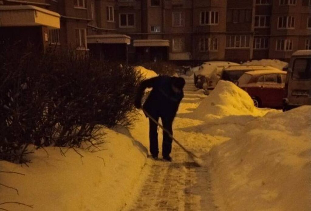 ЖКХ пригласило белорусов чистить снег на улицах Минска