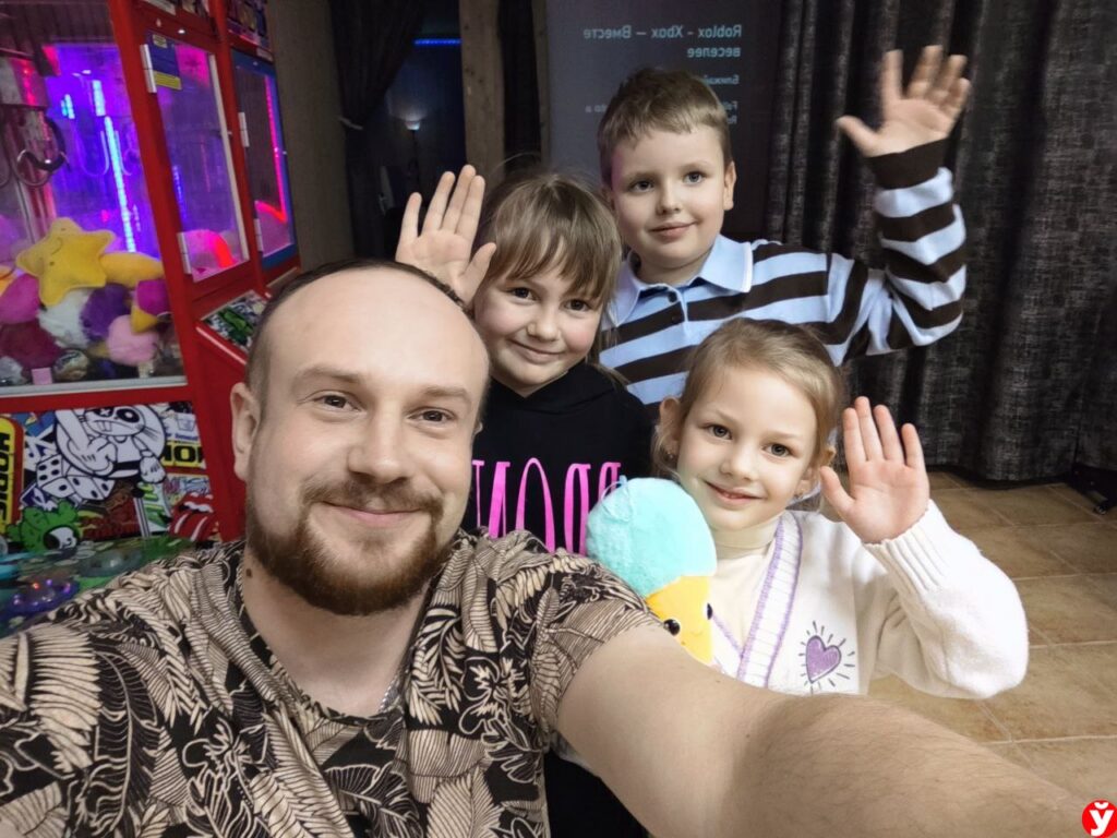 От школьной доски — к виртуальным мирам: как учитель из Клецка открыл VR-клуб