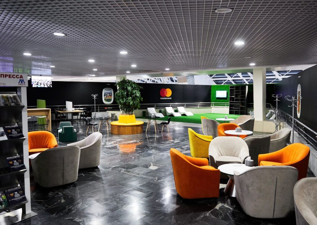 Национальный аэропорт показал бизнес-залы ожидания – кабина для сна стоит $55