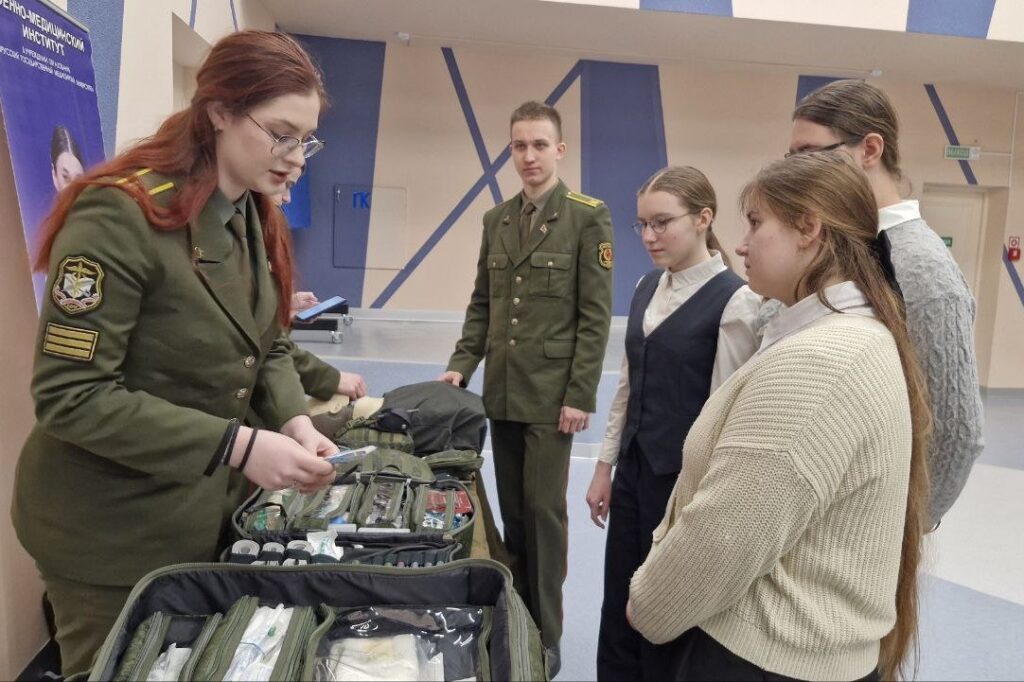 Авиация, IT и медицина: какие еще военные направления заинтересовали школьников Минщины