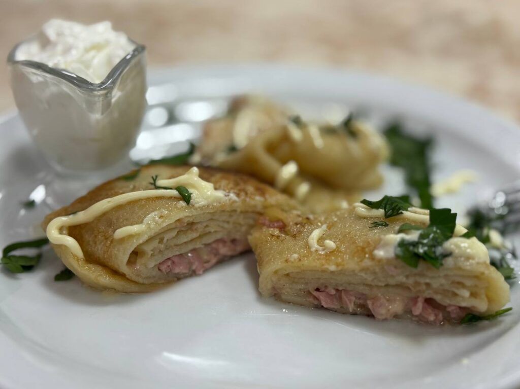 Стоит ли идти за блинчиками? Провели дегустацию в кафе в Минском районе