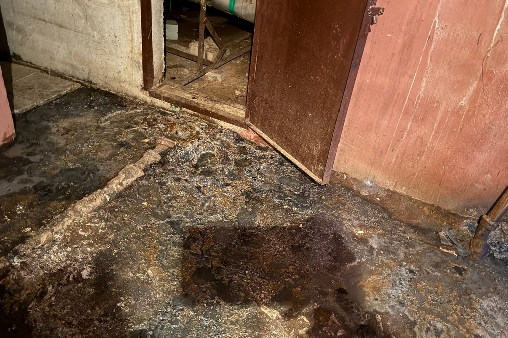 Жильцы двух районов Жодино задыхаются от вони из-за фекальных масс в подвалах