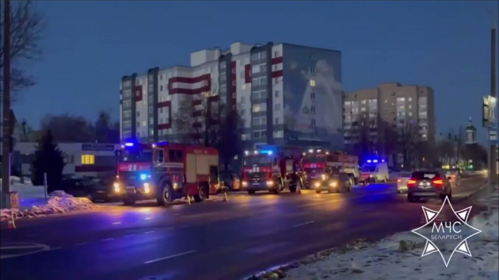 На пожаре в Солигорске эвакуировали 67 человек