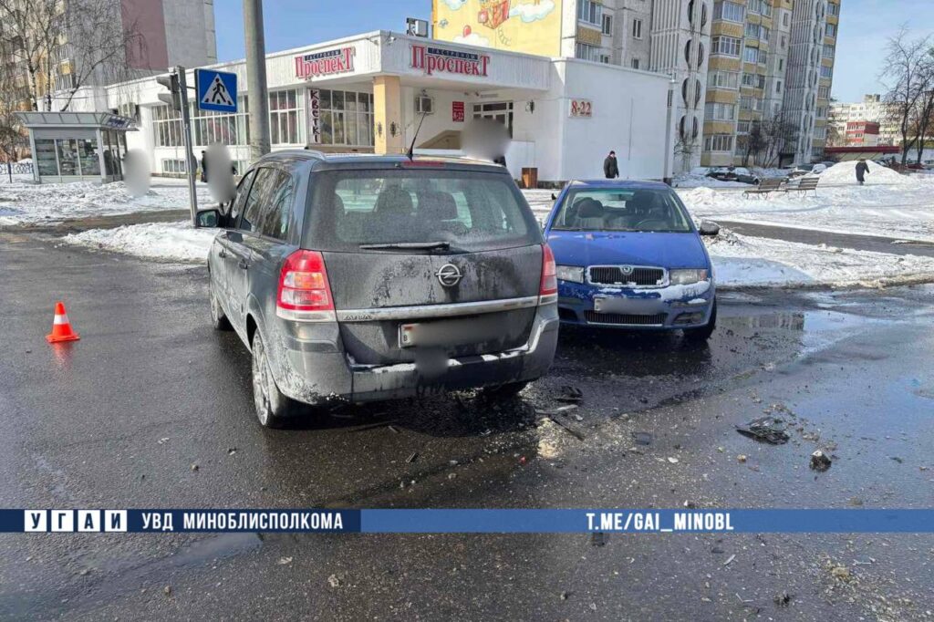 Две легковушки столкнулись в Солигорске: 53-летняя женщина в больнице