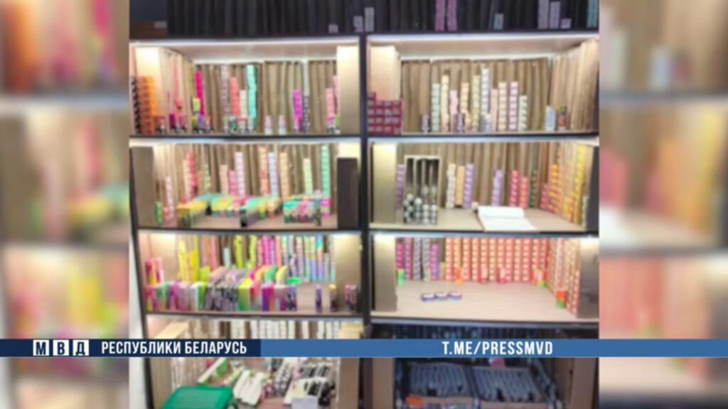 Милиция накрыла подпольный склад вейпов в Минске – парень хранил их на съемной квартире