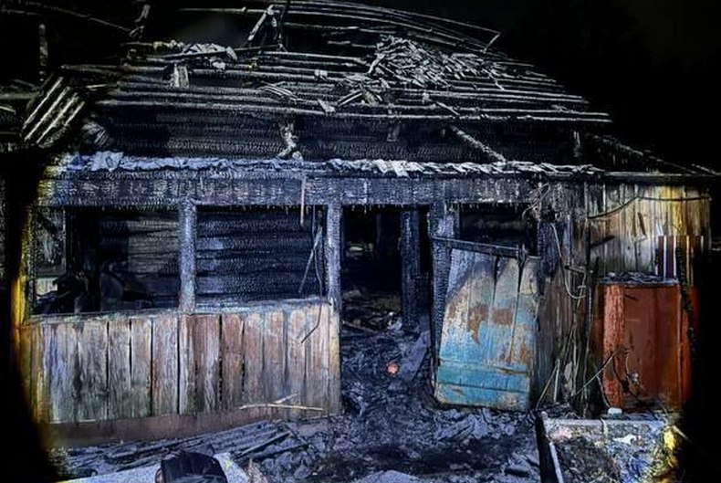 В Логойском районе на пожаре дома пострадал мужчина