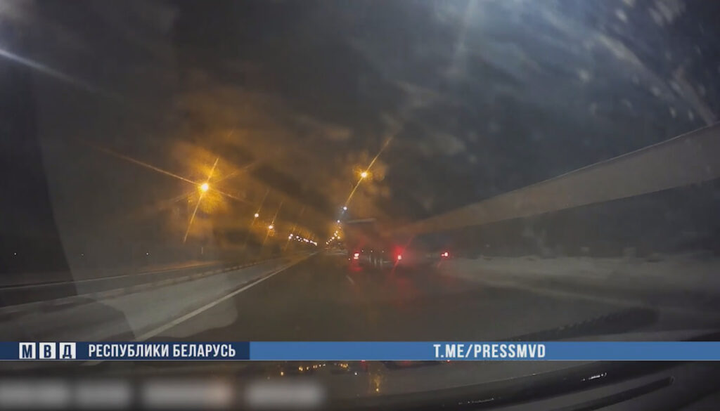 Пьяный бесправник угнал фуру на трассе Минск-Могилев