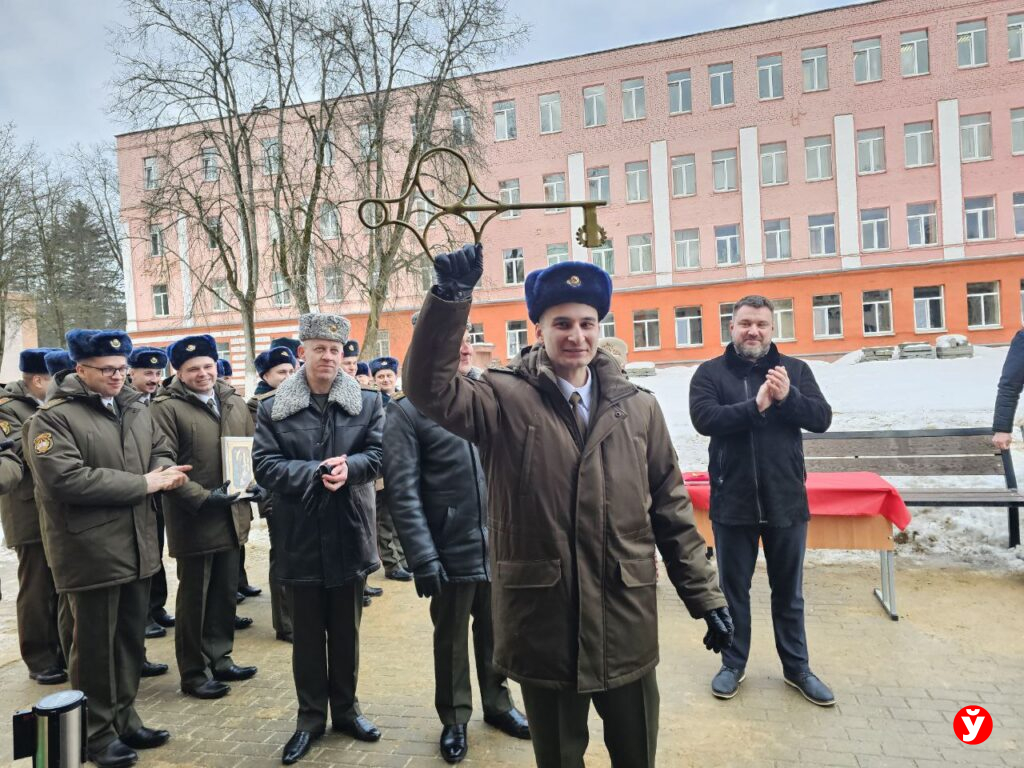 «Мини-поликлиника» в погонах. В легендарном 72 ОУЦ в Борисове открыли новый медпункт