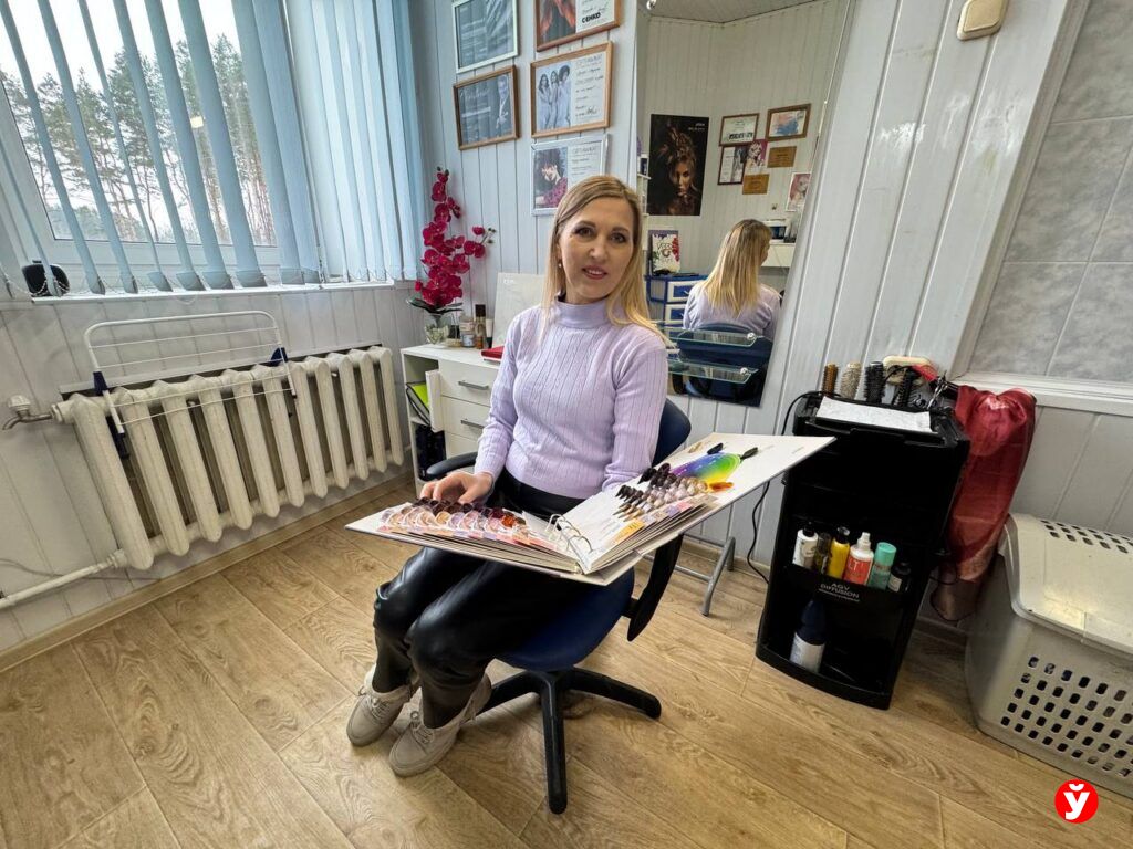 На каблуках, как в тапочках: история парикмахера из Березино, которая в 50+ стала моделью