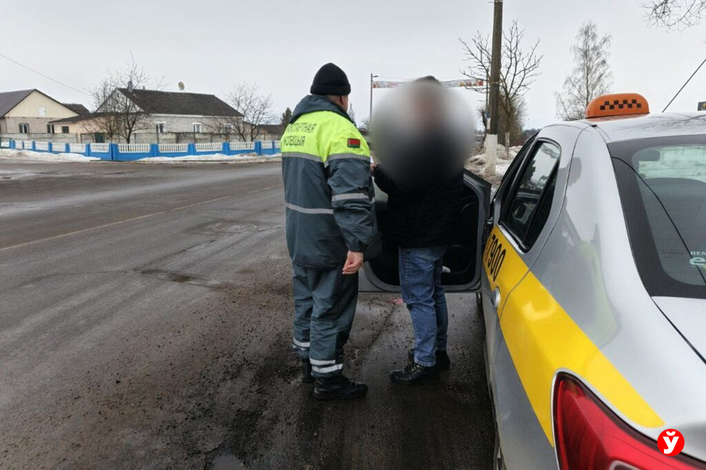 Таксист в Клецке возил людей без страховки об ответственности перед пассажирами