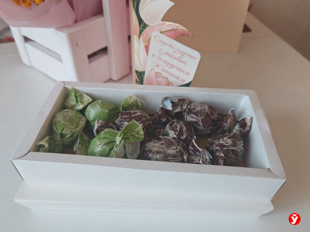 Посмотрели, что внутри лимитированной весенней коробочки от «Коммунарки» за 6,53 рубля