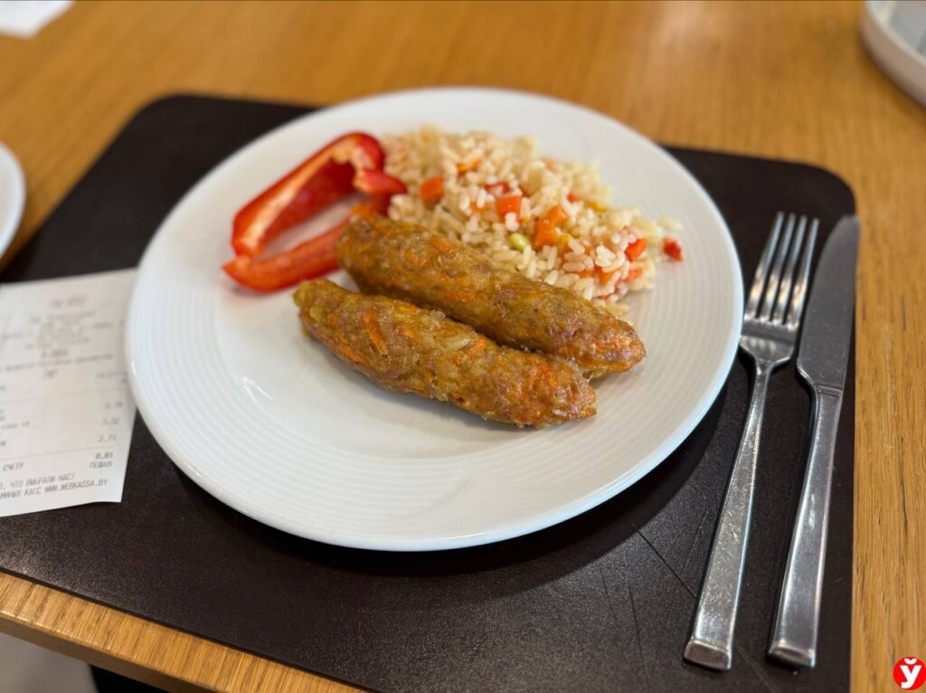 Можно ли поесть за 8,99? Оценили бюджетный обед в кафе Беларуськалия