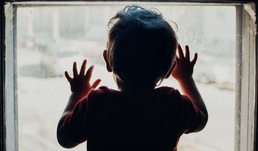 Отца и мать трёхлетнего мальчика из Крупского района лишили родительских прав