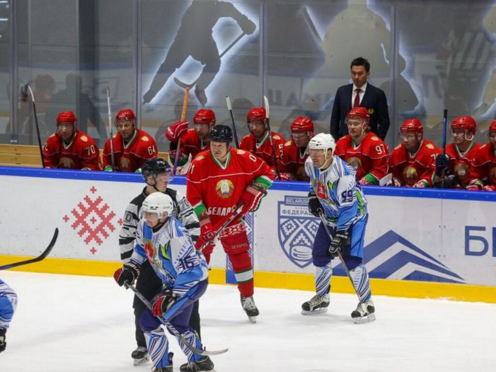 Президентская сборная выиграла четвёртый матч в РХЛ