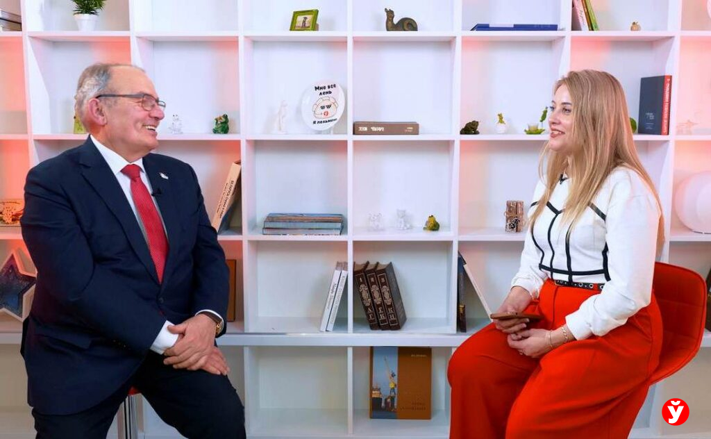 Почему лидер Венгерской рабочей партии Дьюла Тюрмер носит редкие часы в честь Короткевича