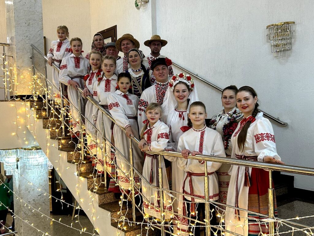 «Вясёлка», «Лявоніха» и «Видана»: как Березинский район развивает сценическое искусство