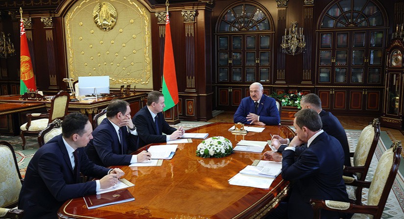 Лукашенко предложил способ повысить плодородие песчаных почв