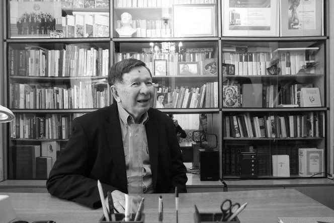 Умер народный поэт Беларуси Владимир Каризна 