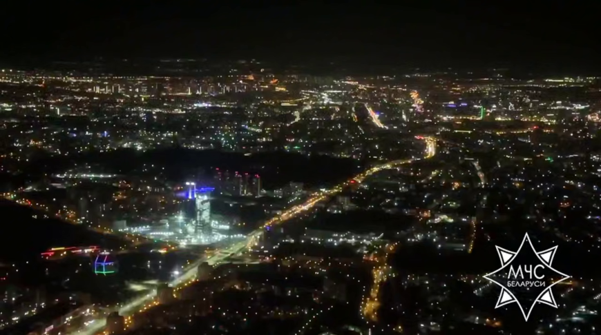 Почему по ночам над Минском летают вертолеты спасателей – ответили в МЧС