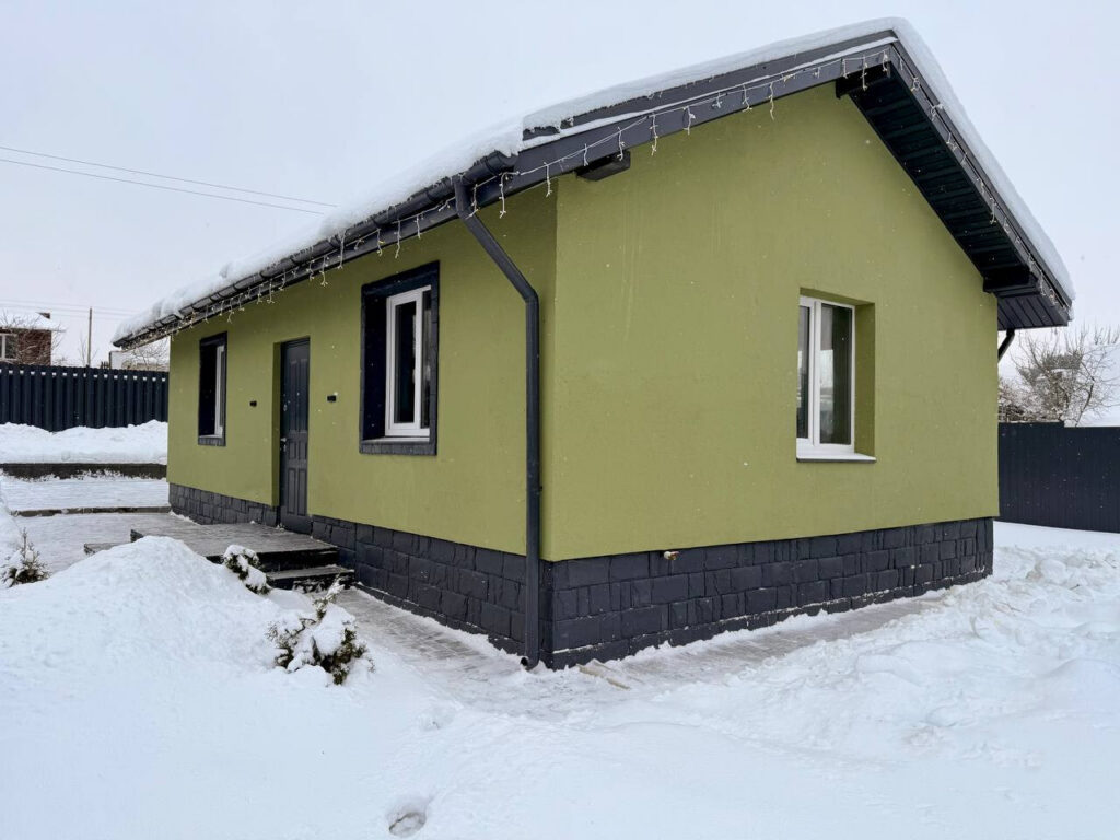 В Смолевичском районе продается современный дом с баней. Узнали цену
