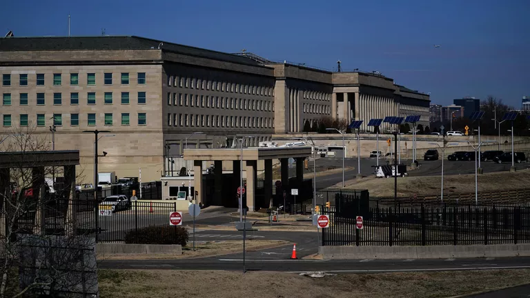 Как Пентагон от союзников отбивался и создавал брифинги, от которых плачут от смеха