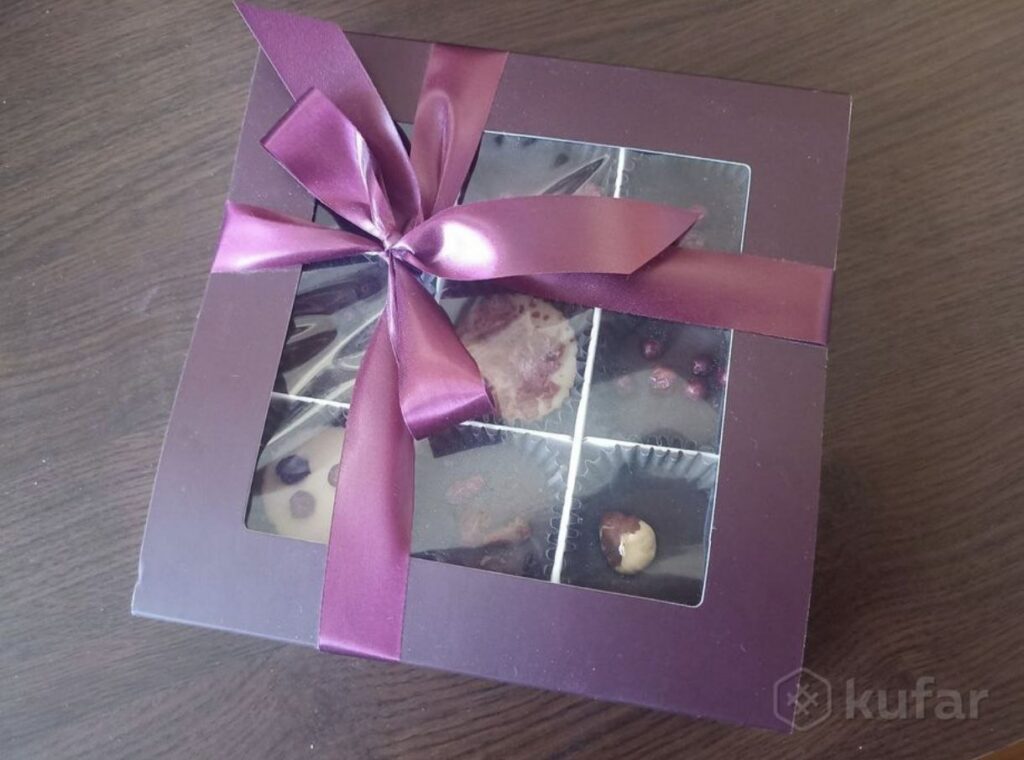 Второй шанс для презента: как белорусы зарабатывают на ненужных подарках после 8 Марта