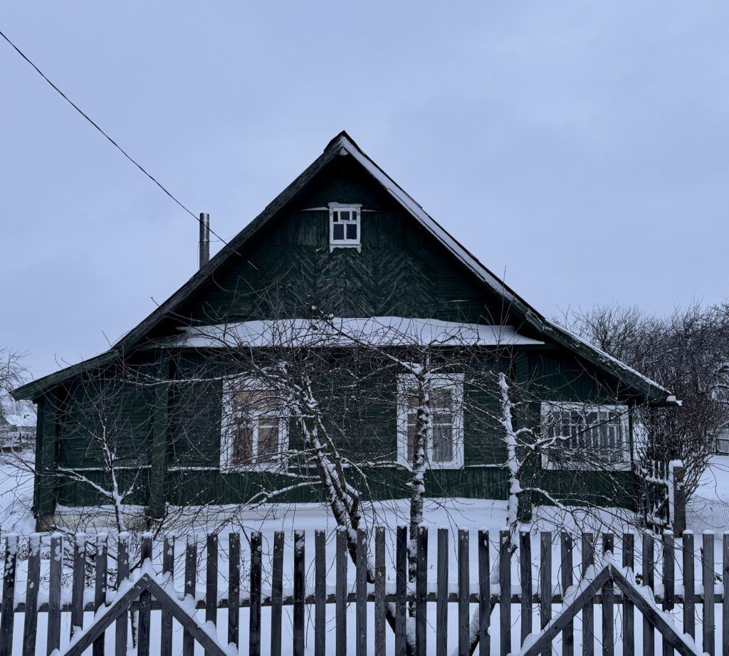 Домик между Вилейским и Мястро продают в Княгинине