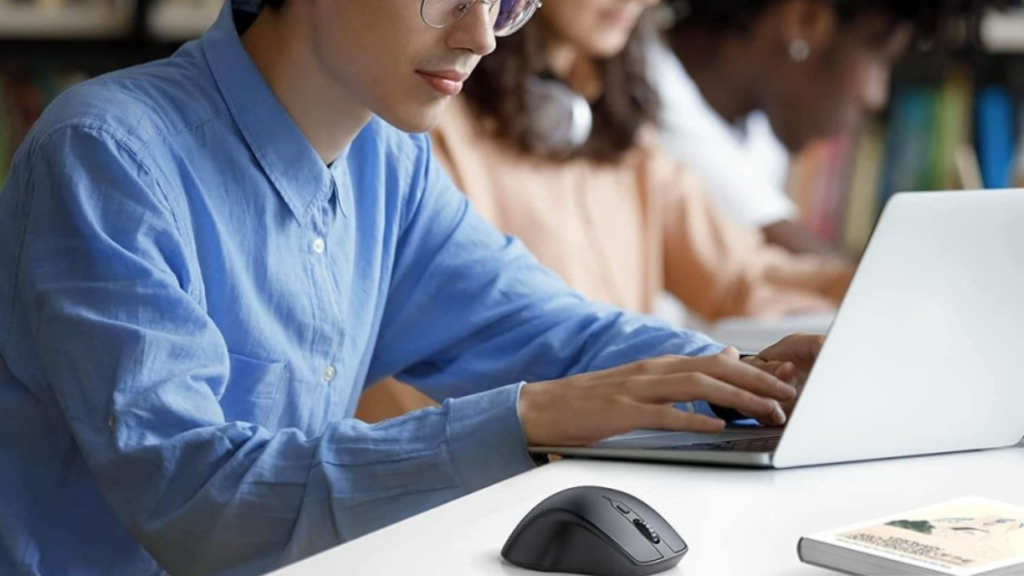 Почему немеют пальцы при работе за компьютером – объясняют специалисты