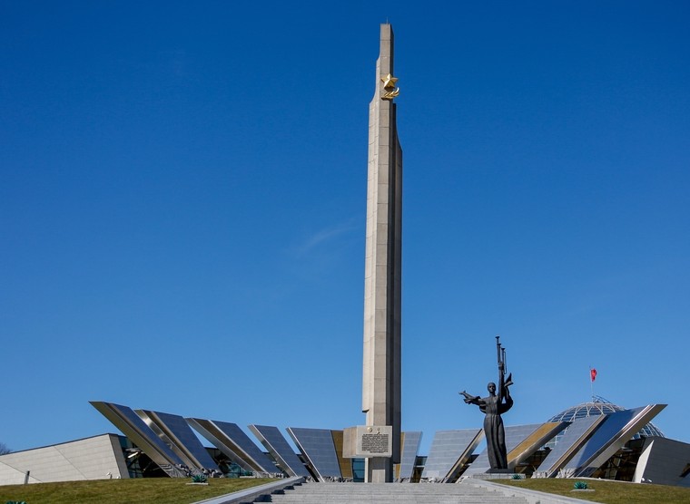 В Минске задержали четверо анархистов – они оскорбляли ветеранов и плевали на монумент