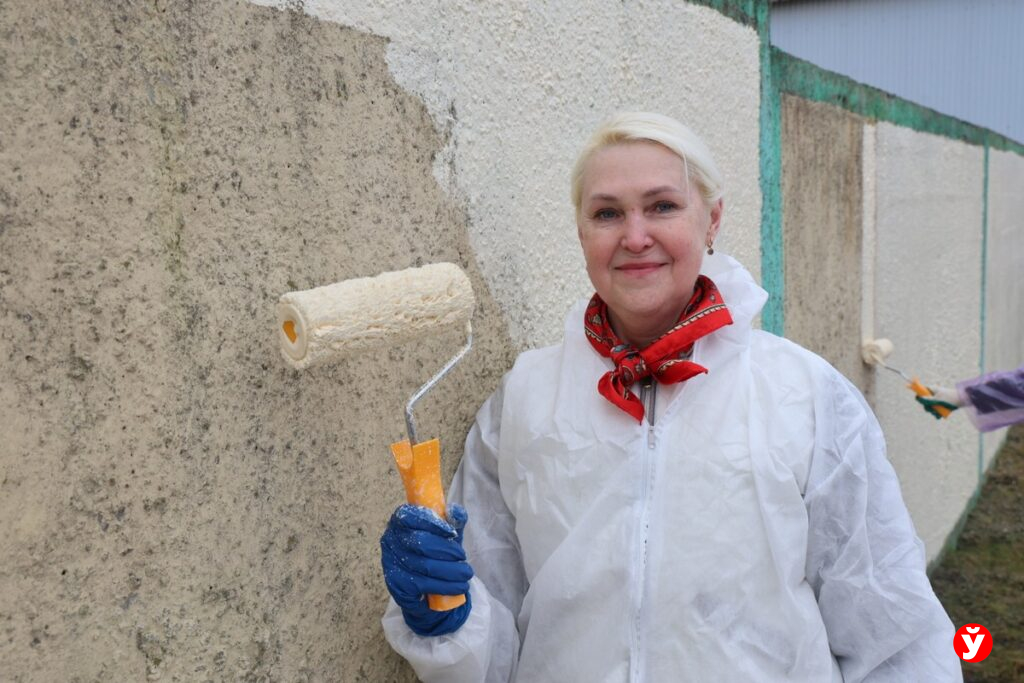 Областной субботник на фермах Минщины: Кушнаренко работает в «Нестановичах-Агро»