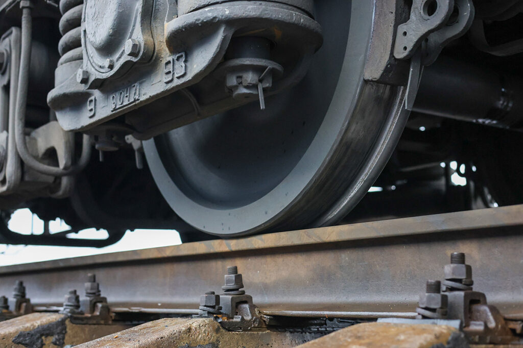 Поезд Адлер – Минск задерживается: пассажиров предупредили о сбое в пути