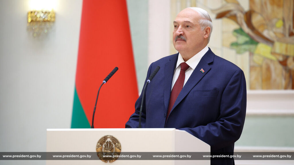 «Напишите мне в TikTok»: слова Лукашенко о защите женщин вызвали бурную реакцию в сети