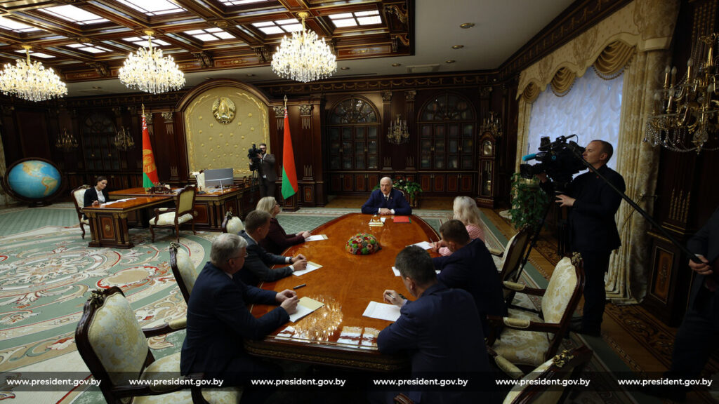 Разговор с отцом: Азарёнок про диалог Лукашенко с белорусскими журналистами