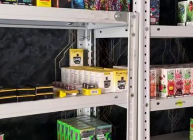 Нелегальный бизнес на вейпах: у жителя Минска нашли товара на 47 тысяч рублей