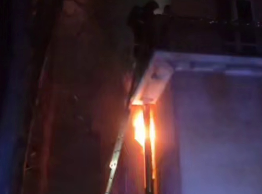 В Минске сотрудники МЧС спасли семью с ребёнком из задымлённой квартиры