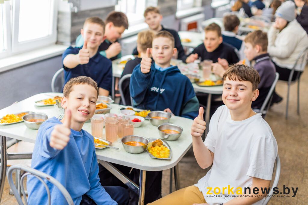Пиццу, шаурму и шашлыки: что еще хотят увидеть в школьной столовой ученики из Озера