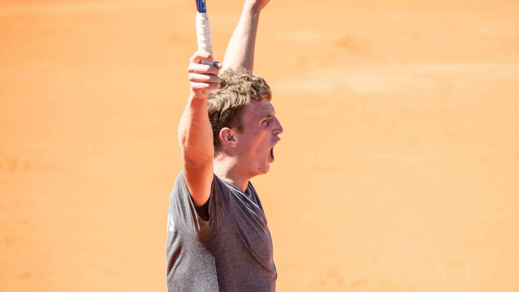 Белорусские теннисисты попали под взрывы в ОАЭ