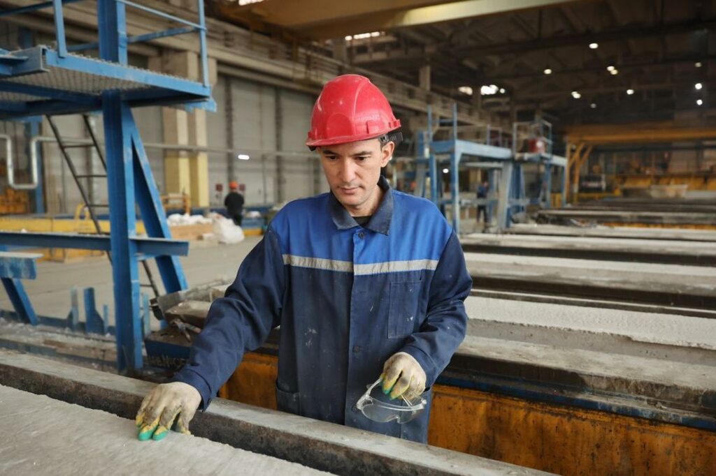 Азарёнок рассказал о белорусском подходе к трудовым мигрантам