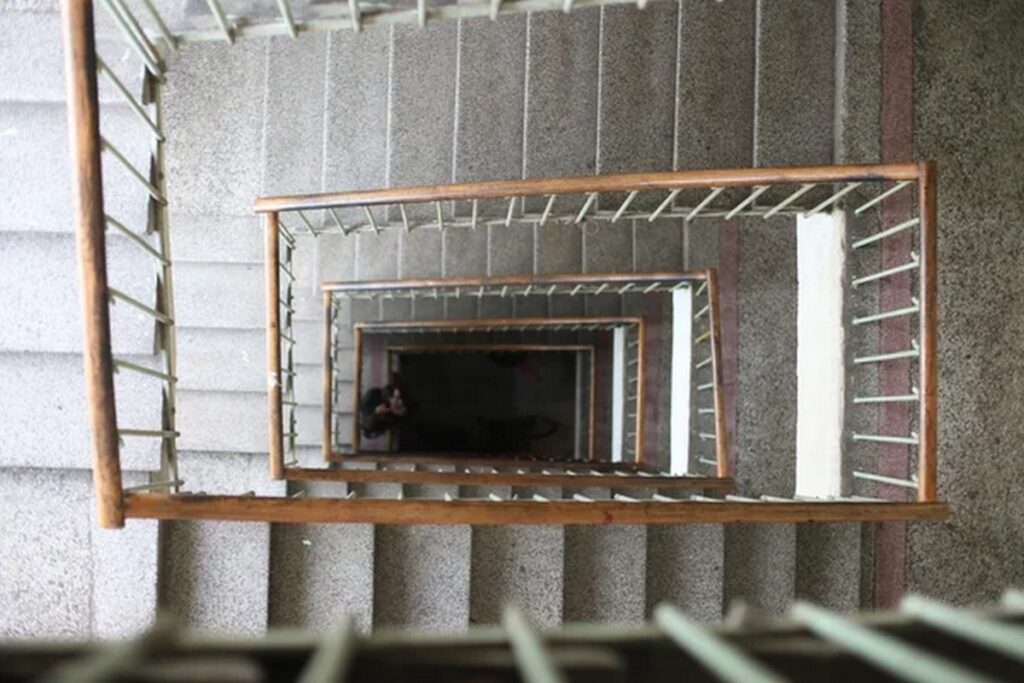 Пропавший в Гродно подросток найден в подъезде