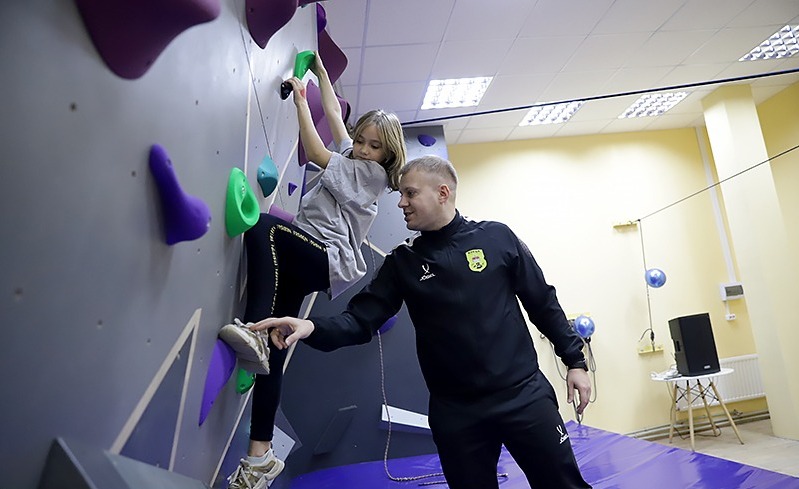 Где в Клецке школьники могут стать альпинистами и программистами