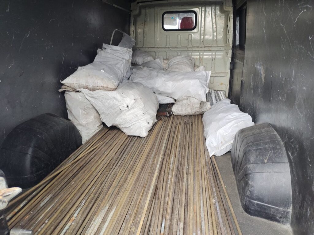 В Дзержинском районе задержали водителя с 1,7 тонны цветного металла без лицензии