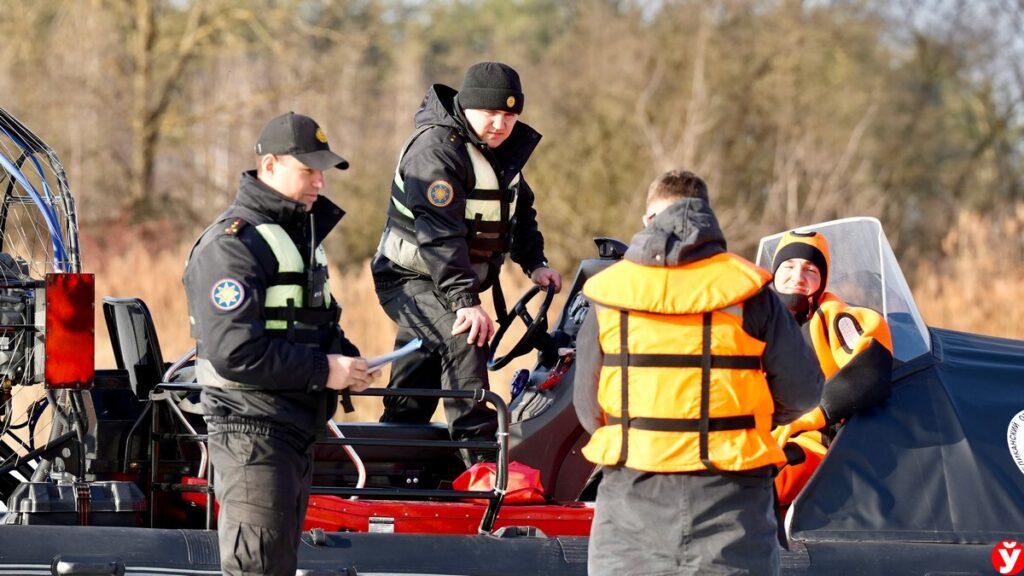 «Плавающая каша» и ледоход: как спасатели борются с весенними ЧП на водоемах